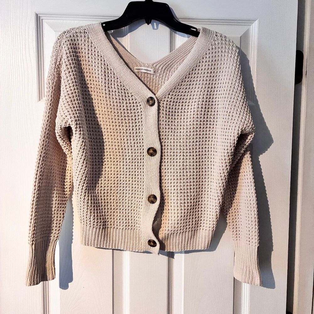 Moon and Madison Waffle Knit V Neck Cream Cardigan Sweater Size Small